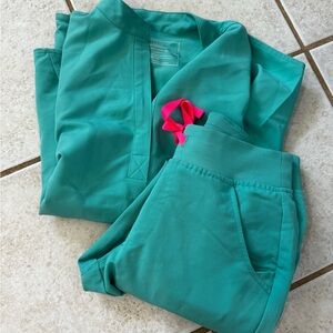 Figs Rafaela top and Zamora joggers